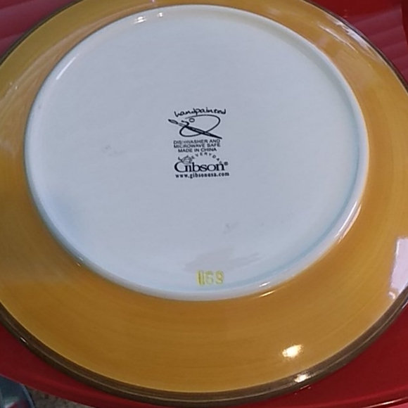 Set of 4. -8 inch plates 🍽️ - Picture 4 of 5